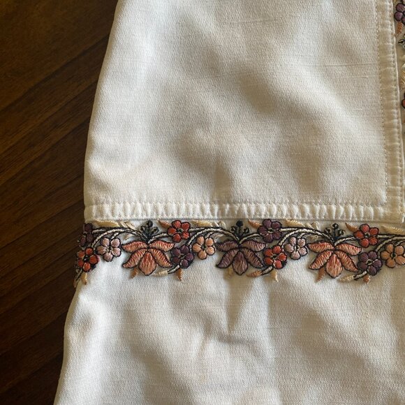 Diane Von Furstenberg Zip Front Skirt with Embroidery | size 2 - Picture 2 of 8